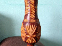 Vaza din lemn masiv sculptata manual si lacuita vintage