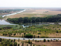 Teren langa lac Naipu