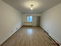 Apartament/ spatiu comercial/birou/ parter/ B.dul Independen