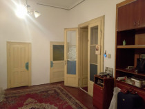 Apartament 3 camere 69 mp+pivnita si parcare-Ultracentral...