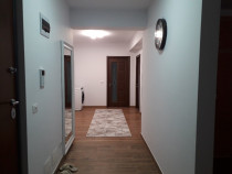 Apartament cu 3 Camere Decomandate Central Bloc Nou