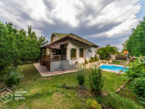 Vila cu piscina si teren generos la cateva minute de centru,