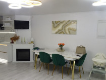 Vand apartament 4 camere decomandat in Deva, zona Balcescu, etaj 1,