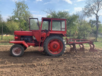 Tractor universal 650