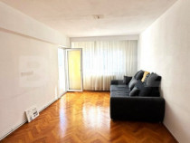 Apartament 3 camere, decomandat, etaj intermediar, zona Piat