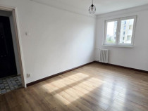 3 camere renovat complet metrou FAVORIT (5 min) zona linisti