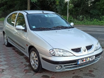 Vând Renault Megane 1.6,16V, benzină.