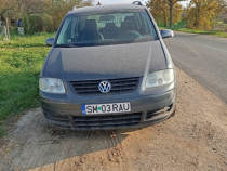 Mașina VW Touran