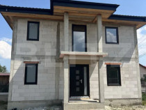 Casa la rosu cu 5 camere, 144mp utili, Radauti