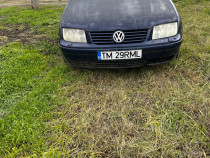 Mașină Volkswagen Bora