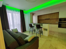 Studio dublu, mobilat si utilat, cu loc de parcare/ Como Par