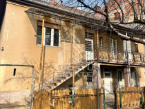 Casă individuală cu intrări separate in zona Complexul...