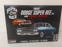 Macheta Dodge Super Bee macheta kit Monogram 1/24