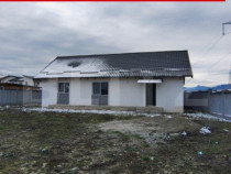 Casă de Vânzarecu 3 camere în Cartierul Izvor, Tărlunge