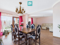 Vila spațioasă 5 camere, 2 niveluri lângă oraș