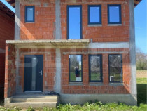 Casa de vanzare cu 2 camere, 93 mp, zona Martinesti