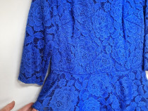 Rochie albastră din dantela