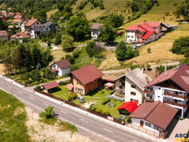 In regiune pitoreasca, cu view montan, Moeciu de Jos, Bran,
