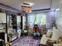 Apartament de 3 camere, decomandat, zona Garii