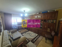 Apartament cu 3 camere de vanzare in Campina - Zona Centrala