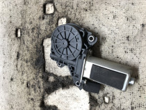 Motoras macara stanga fata Audi A8 2011