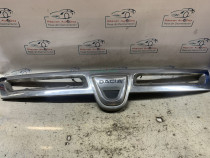 Grila bara fata Dacia Duster - Motorina 2013