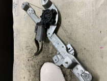 Macara geam dreapta fata Dacia Duster - Motorina 2013