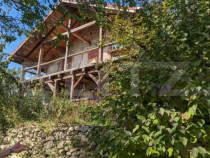 Casa 3 camere si teren 4873 mp &icirc;n Pietroasa, Moldoveneşti