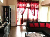 Eleganta casa,cu doua intrari,constructie noua,garaje,zona d