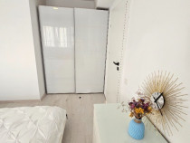 Inchiriez apartament 2 camere zona Triaj Coresi Shopping resort