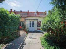 Apartament cu 3 camere de vânzare în zona Ultracentral