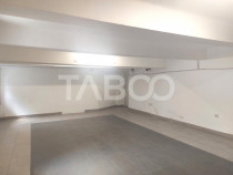 Spatiu comercial de inchiriat 52 mp zona centrala Cisnadie