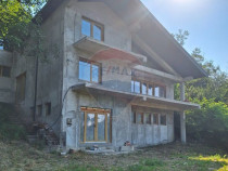 Casă / Vilă la gri aproape gata sa devina " acasa" !