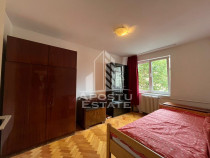 Apartament cu 3 camere, semidecomandat, etajul 2, zona Ce...