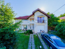 Casă elegantă în zonă exclusivistă, cu priveliște d...