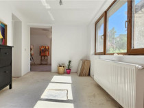 Casa cu curte si parcare in Schei