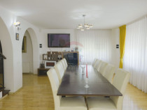 Casă cu piscină și teren de tenis &ndash; Girov, 10 min de...