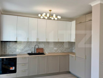 Apartament 3 camere, 94 mp, 2 bai, parcare, bloc nou, zona I