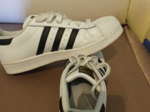 Pantofi sport ADIDAS marimea 38 jumate