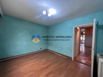 Apartament de v&acirc;nzare 3 camere- pretabil pentru spațiu com