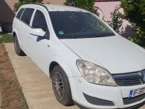 Opel Astra H masina