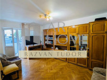 Apartament 4 camere 80mp , P-ta Mihai Viteazul , zona centra