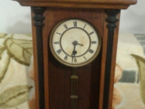 Ceas antic cu pendula