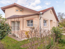 Casa individuala de vanzare 100mp, 600mp teren, garaj, zo...