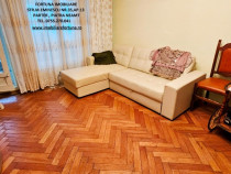 Apartament 3 camere, etaj1,zona Centrala,ideal pentru locuit sau firma