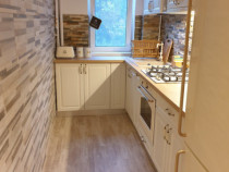 Apartament 3 camere, etaj intermediar, zona Vest Lamaita