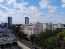 Apartament de închiriat – Piața Victoriei, stradal