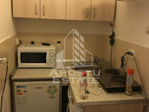 Garsoniera in zona Complexului Studentesc, etaj intermediar