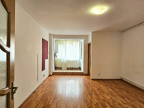 Garsoniera Etaj 1 - 500 M Lacul Noua