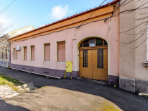 Locuință spațioasă cu grădină mare în Aradul Nou, ...